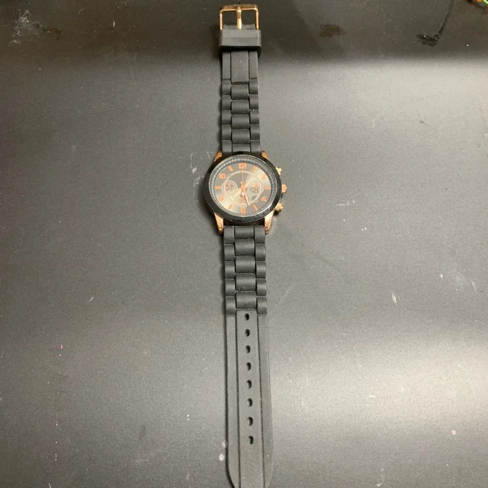 Mens Rose Gold Tone Black Quartz Watch No. 2643 Silicone Strap Chronograph Style